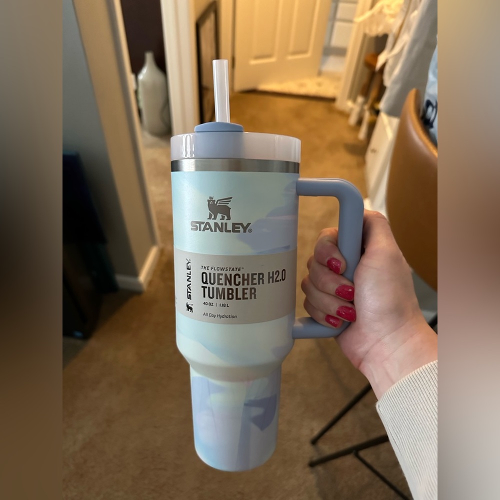 Stanley Quencher 40oz Tumbler - Cool Serene Brushtrokes
